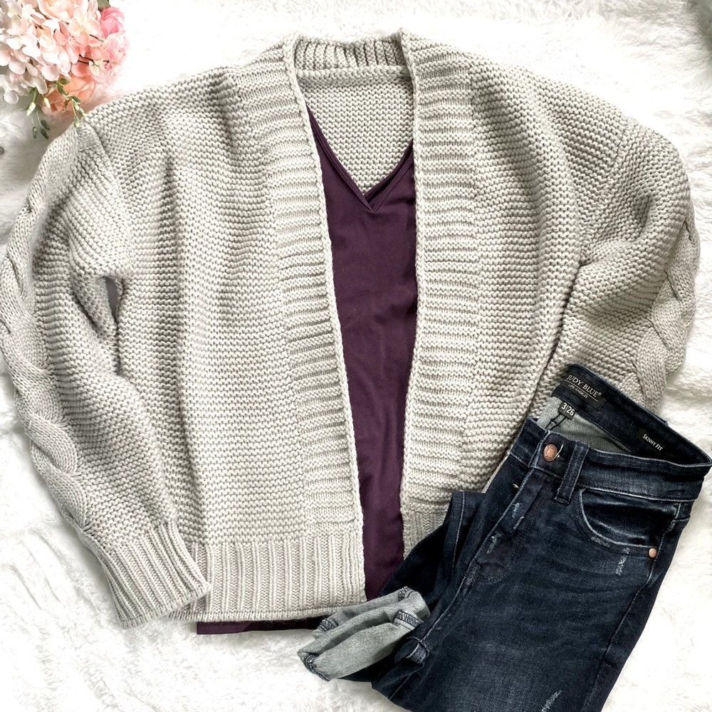 NWT Gray Chunky Knit Cardigan